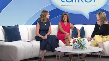 Gianvito Rossi 85 Sandalias de cuero metalizado usadas por Savannah Guthrie como se ve en Today on May 9, 2023