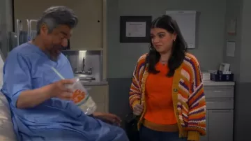 Zara Pocket Knit Cardigan usado por Mayan (Mayan Lopez) como se ve en Lopez vs Lopez (S01E22)