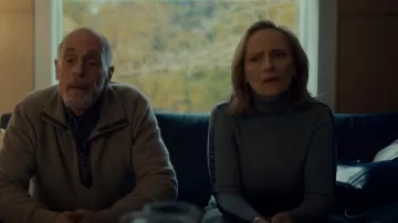 Lauren Ralph Lauren Faux Leather Trim Turtleneck usado por Anne Carlson (Laila Robins) como se ve en Accused (S01E15)