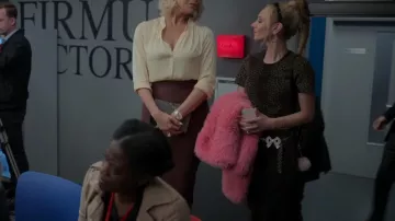 Alexander Wang Leop­ard Che­nille Knit Skirt worn by Keeley Jones (Juno Temple) as seen in Ted Lasso (S03E09)