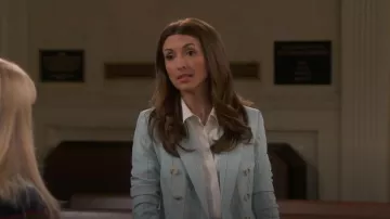 DKNY Plaid Double Breasted Blazer porté par Olivia Moore (India de Beaufort) vu dans Night Court (S01E16)