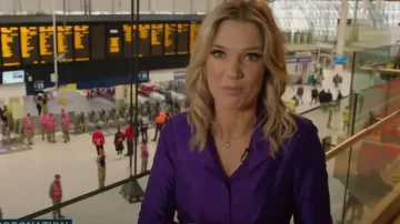 Bombshell Purple Soft Stretch Satin Grace Tie Robe avant portée par Charlotte Hawkins comme vu dans Good Morning Britain le 6 mai 2023