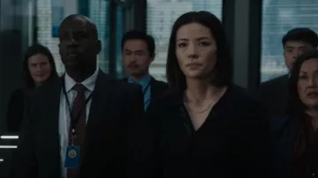Gorjana Parker Collier porté par l’analyste Elise Taylor (Vedette Lim) vu dans FBI (S05E21)