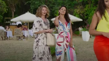 Banana Republic Wayfinder Linen Wrap Top worn by Sue Beck (Gillian Vigman) as seen in Fantasy Island (S02E13)