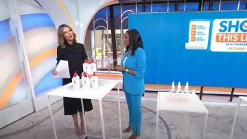 Gianvito Rossi 85 Sandalias de cuero metálico usadas por Savannah Guthrie como se ve en Today on May 10, 2023