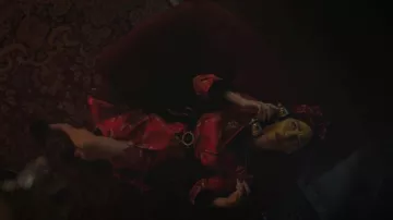 Alice + Olivia Dot­tie Re­versible Ki­mono worn by Alice Cooper (Mädchen Amick) as seen in Riverdale (S07E07)