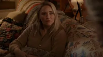 Madewell Glenbrook Half-Zip Pullover Sweater worn by Mandy McAllister (Emily Osment) as seen in Young Sheldon (S06E20)