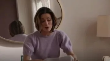 Vero Moda Jersey en Orchid Bloom usado por la Dra. Carina DeLuca (Stefania Spampinato) visto en la Estación 19 (S06E15)