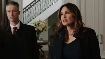 Burberry The Chelsea Heritage Trench Coat worn by Detective Olivia Benson (Mariska Hargitay) as seen in Law & Order: Special Victims Unit (S24E21)