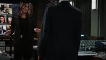 Alexander McQueen Single-Breasted Structured Blazer worn by Detective Olivia Benson (Mariska Hargitay) as seen in Law & Order: Special Victims Unit (S24E21)
