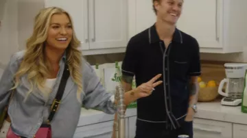 Chemise Rag And Bone Charlie Liquid Miramar Croppped portée par Lindsay Hubbard vue dans Summer House (S07E13)