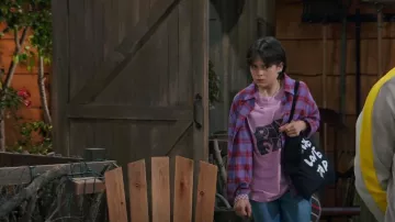 Camisa de franela delantera con botones a cuadros Forever 21 usada por Winnie Webber (Shiloh Verrico) como se ve en BUNK'D (S06E24)