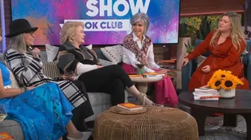 Tory Burch Cotton Poplin Eleanor Vestido usado por Kelly Clarkson como se ve en The Kelly Clarkson Show el 11 de mayo de 2023