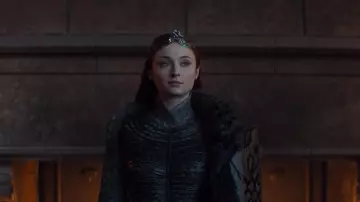 La costume de la reine du Nord porté par Sansa Stark (Sophia Turner) dans la série Game of Thrones: The Iron Anniversary (S01E01)