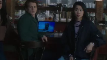 Haut à manches longues H&M porté par Georgia 'George' Fan (Leah Lewis) vu dans Nancy Drew (S03E11)