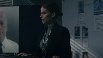 Theory Etiennette Blazer worn by Ashley Poet (Kate Mara) as seen in Class of '09 (S01E01)