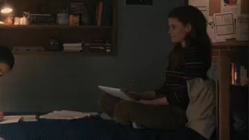 Sonia Rykiel Manga Larga T-SHirt usada por Ashley Poet (Kate Mara) vista en la Clase del '09 (S01E01)
