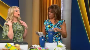 Ariandna Papell Robe imprimée abstraite portée par Michelle Miller vue dans CBS Mornings le 14 mai 2023