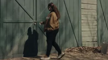 Moncler Genius + Palm Angels Palm Lite Leather Trimmed Suede And Coated Mesh Sneakers usadas por Robyn McCall (Queen Latifah) como se ve en The Equalizer (S03E17)