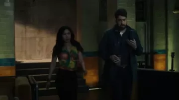 Joe's Jeans Georgia High Rise Stretch Coated Skinny Jeans usados por Melody 'Mel' Bayani (Liza Lapira) como se ve en The Equalizer (S03E17)