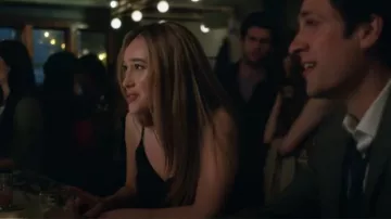 L’Agence Jane Camisole portée par Emily Thomas (Alycia Debnam Carey) vue dans Saint X (S01E01)