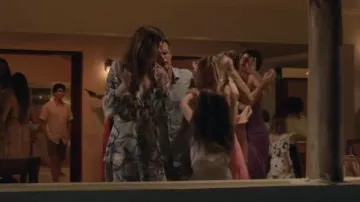 Patbo Stargazer Floral Cutout Maxi Dress porté par Mia Thomas (Betsy Brandt) comme vu dans Saint X (S01E01)
