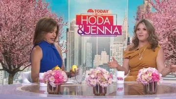 Black Halo Zana Twisted Halter-Neck Jumpsuit porté par Hoda Kotb comme vu dans Aujourd’hui avec Hoda & Jenna le 16 mai 2023