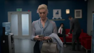 Dolce & Gabbana Medium Sicily Shoulder Bag usado por Rebecca Welton (Hannah Waddingham) como se ve en Ted Lasso