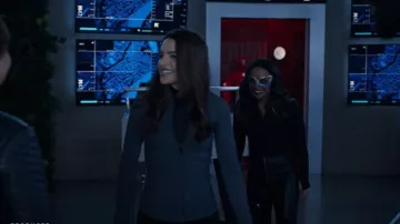 Lululemon Define Veste portée par Allegra Garcia (Kayla Compton) vue dans The Flash (S09E12)