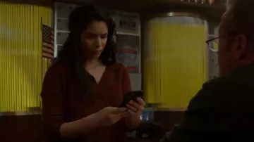 Madewell Davie Polo Sweater porté par Stella Kidd (Miranda Rae Mayo) vu dans Chicago Fire (S11E21)
