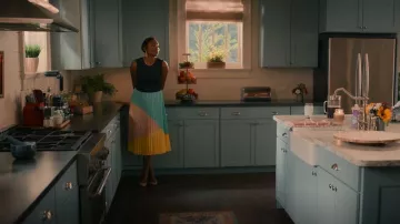 Robe midi évasée Ted Baker Ophelea Knife Pleat Flared portée par Helen Decatur (Heather Headley) vue dans Sweet Magnolias (S02E04)