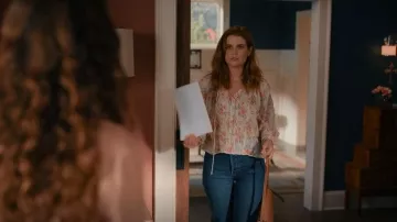 Re/Done Stovepipe Jeans usados por Maddie Townsend (JoAnna Garcia) como se ve en Sweet Magnolias (S02E04)