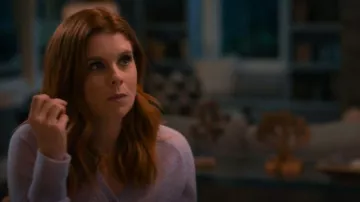 Re/Done 60s Cardigan usado por Maddie Townsend (JoAnna Garcia) como se ve en Sweet Magnolias (S02E06)
