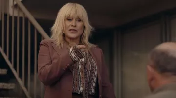 Veronica Beard Elaine Blouse worn by Peggy (Patricia Arquette) as seen in High Desert (S01E01)