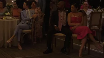 Halston Adrina embellecida Vestido recortado usado por Asha Fulton (Amanda Payton) como se ve en 9-1-1: Lone Star (S04E18)