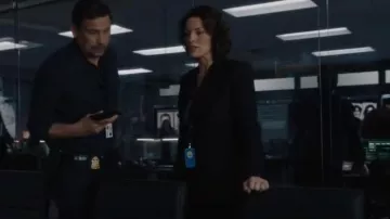 Theory Etiennette Blazer worn by Special Agent in Charge Isobel Castille (Alana de la Garza) as seen in FBI (S05E22)
