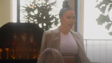 Helmut Lang Rib Crop Tank en blanco óptico usado por Bre Tiesi como se ve en Selling Sunset (S06E03)