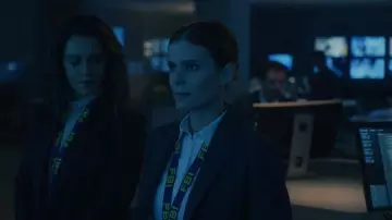 Theory Etiennette Blazer worn by Ashley Poet (Kate Mara) as seen in Class of '09 (S01E03)