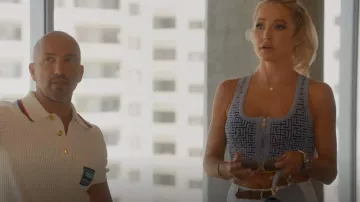 Balmain Monogram Wool-Blend Crop Top porté par Mary Fitzgerald comme on le voit dans Selling Sunset (S06E01)