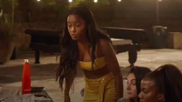Ami Clubwear Yellow Sleeveless Ruched Sexy Txo Piece Sexy Party Dress usado por Ciara Miller como se ve en Summer House (S07E14)