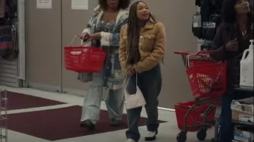 Dr Marten 2976 Quad Chelsea Bota usada por Delilah (Laya DeLeon Hayes) como se ve en The Equalizer (S03E18)