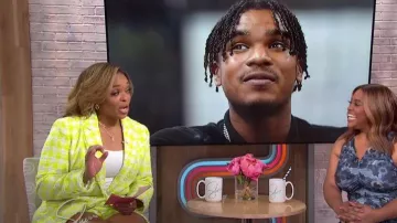 Steve Madden Harlow Houndstooth Tweed Blazer worn by Laila Muhammad as seen in Sherri on May 11, 2023