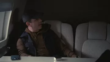Loro Piana Chaqueta azul marino usada por Kendall Roy (Jeremy Strong) como se ve en Succession (Temporada 4 Episodio 5)