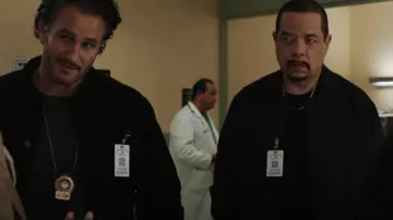 Junio 79 Episodio 1 Pierre Button Blazer usado por el detective Odafin 'Fin' Tutuola (Ice-T) como se ve en Law & Order: Special Victims Unit (S24E22)
