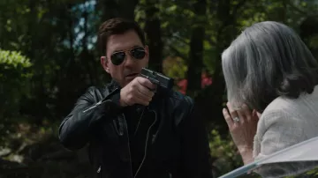 Ray-Ban sunglasses worn by Supervisory Special Agent Remy Scott (Dylan McDermott) as seen in FBI: Most Wanted (S04E22)