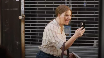 Sezane Suzane Shirt worn by Brooke Dubek (Heléne Yorke) as seen in The Other Two (S03E04)