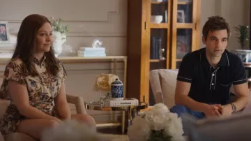 Todd snyder Ital­ian Cot­ton Silk Tipped Riv­iera Sweater Polo worn by Cary Dubek (Drew Tarver) as seen in The Other Two (S03E05)