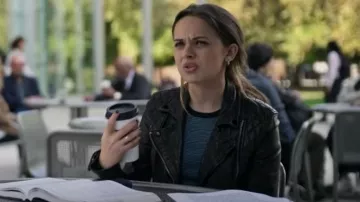 Chaqueta de cuero AllSaints Cargo usada por Ellen Gallagher (Alyssa Jirrels) como se ve en Atracción fatal (S01E06)