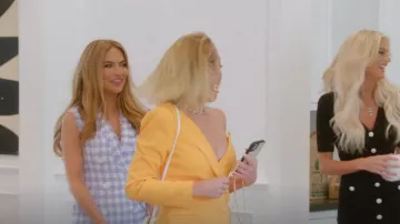 Mini-robe en tweed à carreaux à double poitrine portée par Chrishell Stause comme on le voit dans Selling Sunset (S04E09)