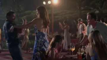 Alexis Sebina Robe portée par Mia Thomas (Betsy Brandt) vue dans Saint X (S01E07)